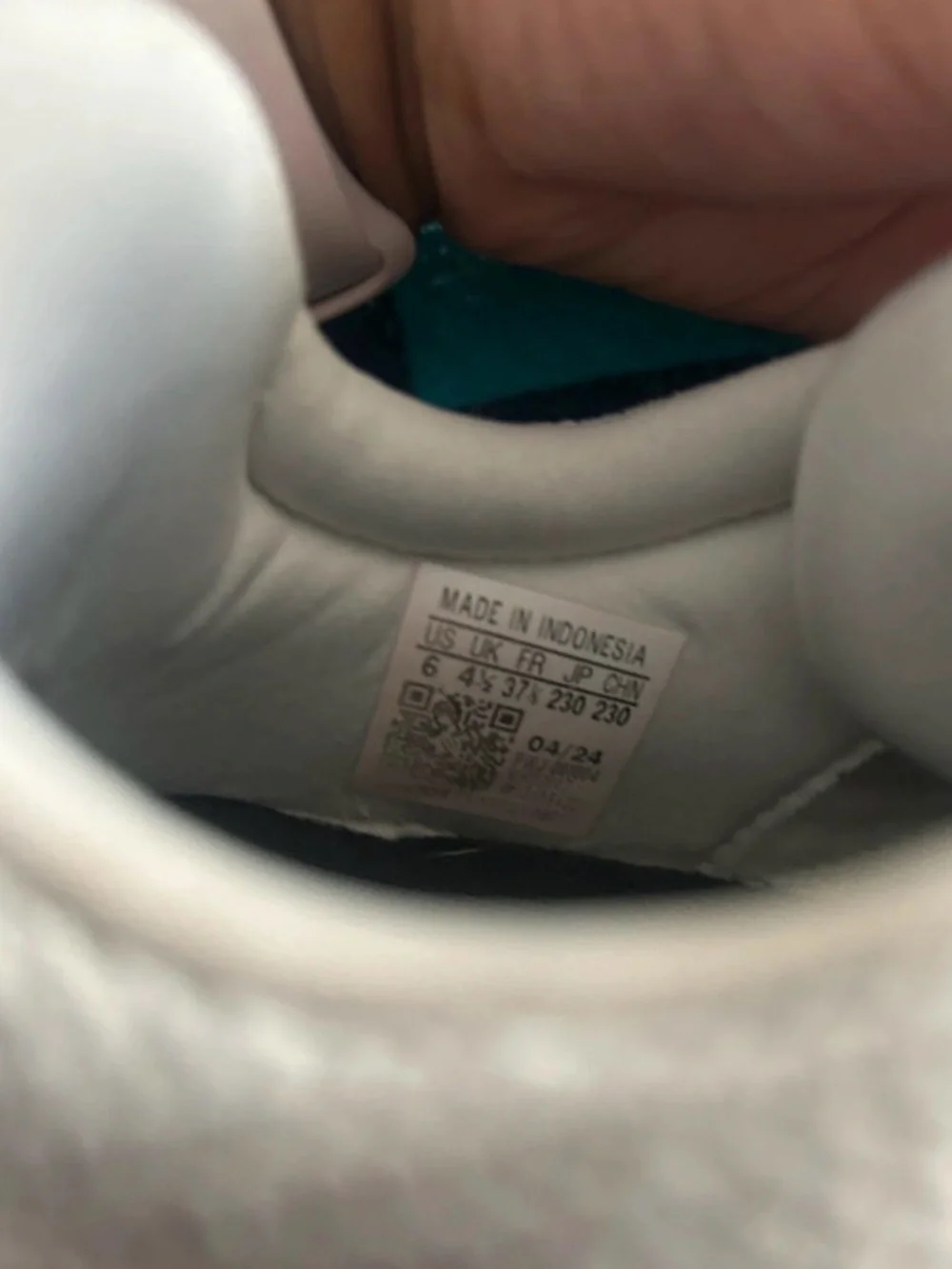 Jordan Retro White Black Cream Low-Top Sneakers